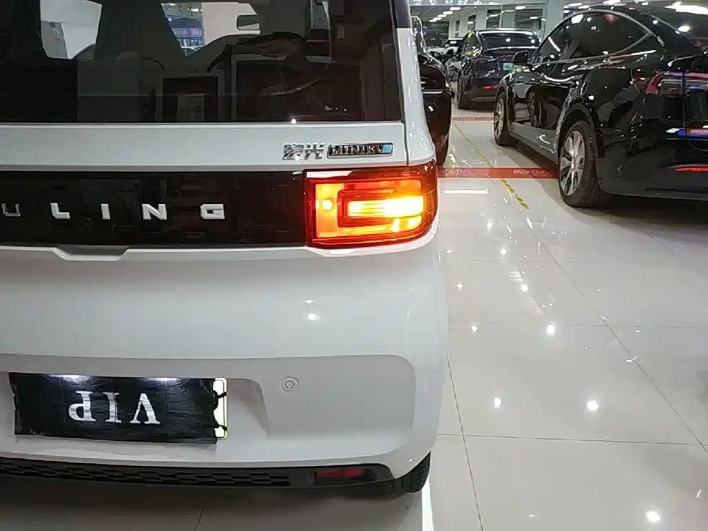 Wuling MINIEV — миниатюра 8