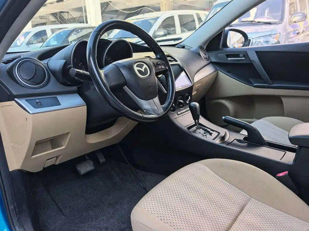 Mazda 3 — миниатюра 3