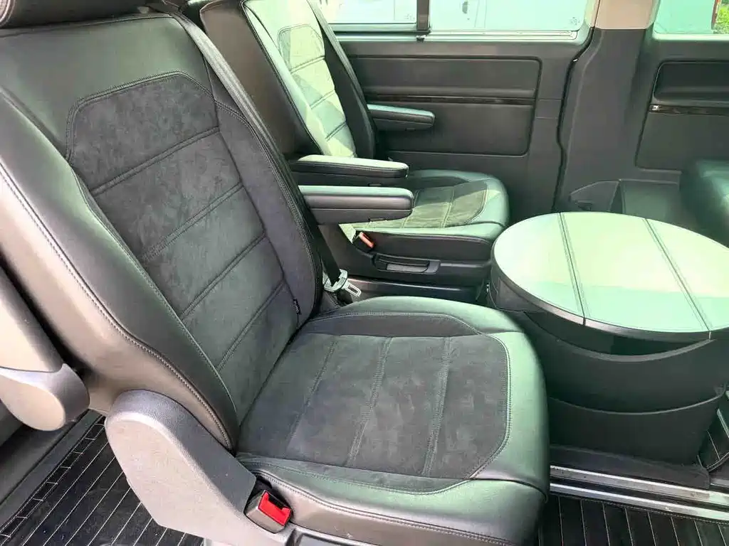 Volkswagen Multivan — миниатюра 7