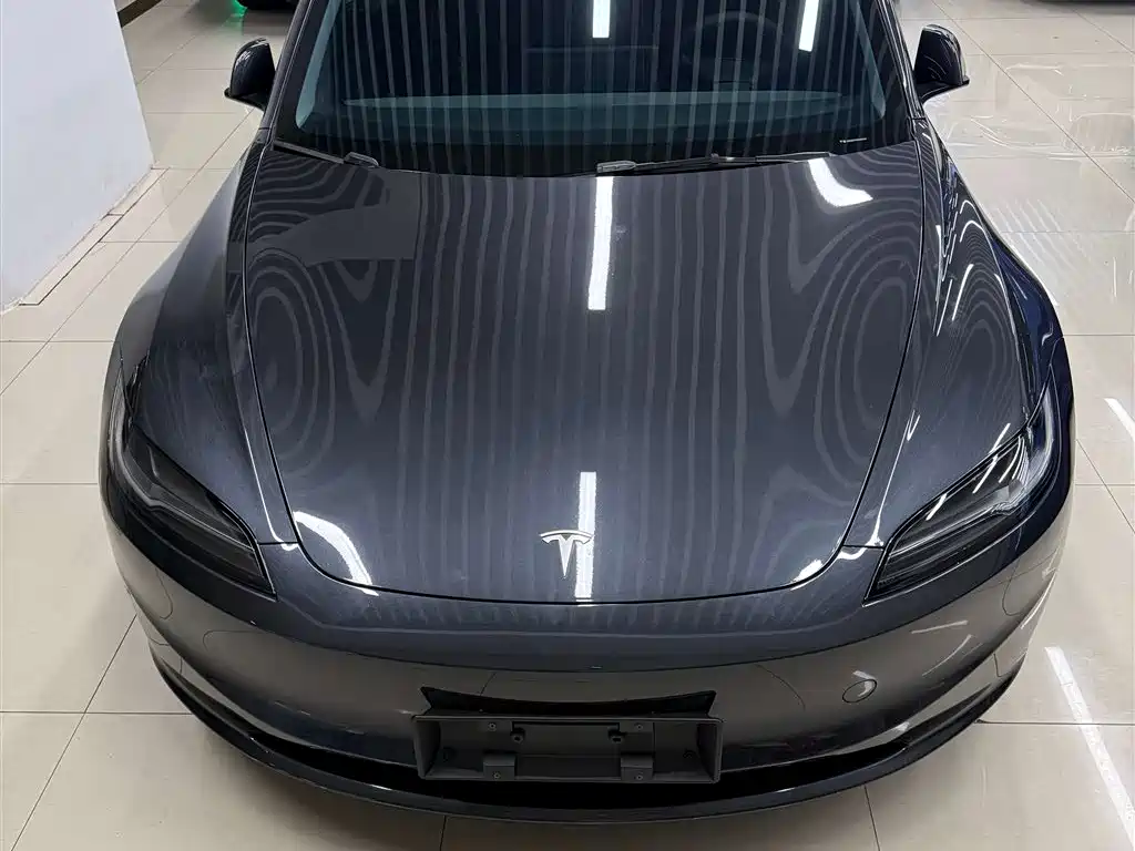 Tesla Model 3 2024