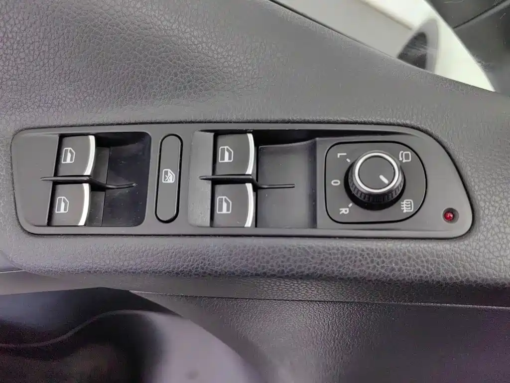 Volkswagen Tiguan — миниатюра 9