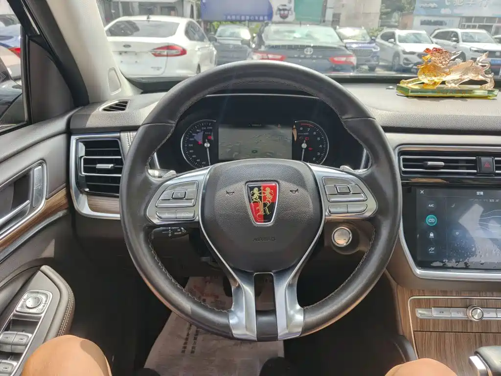 Roewe RX8 — миниатюра 11