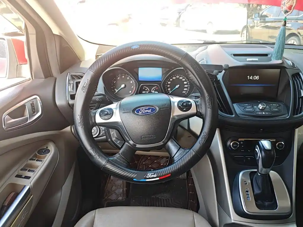 Ford Kuga — миниатюра 11