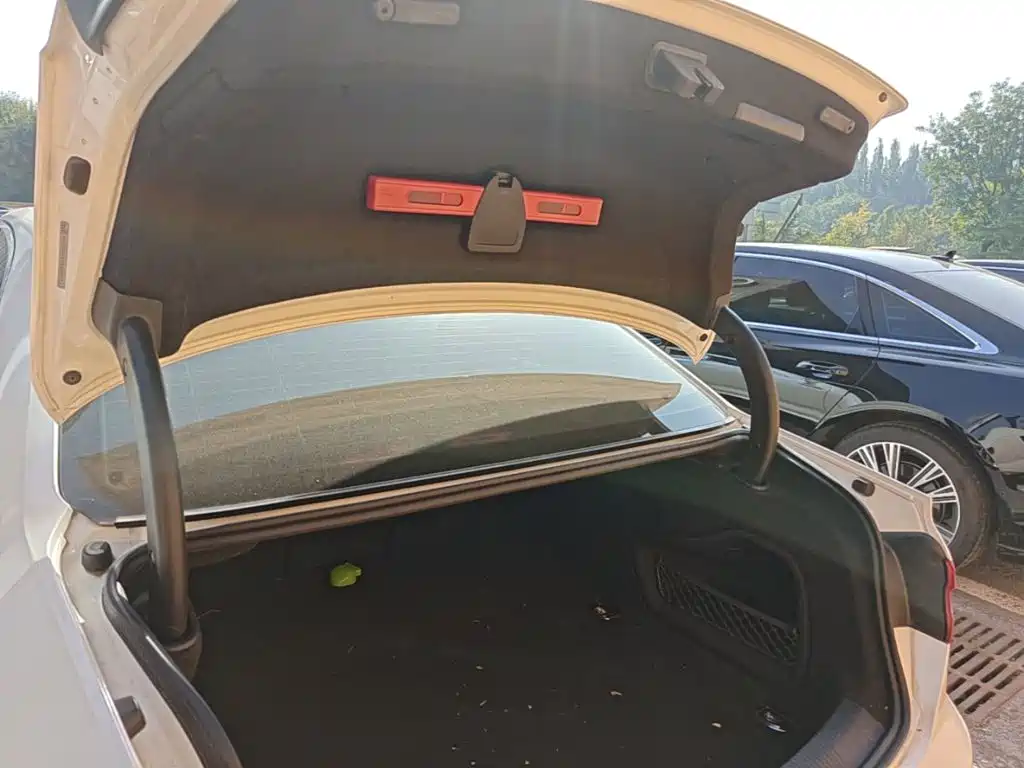 Audi A4L — миниатюра 19