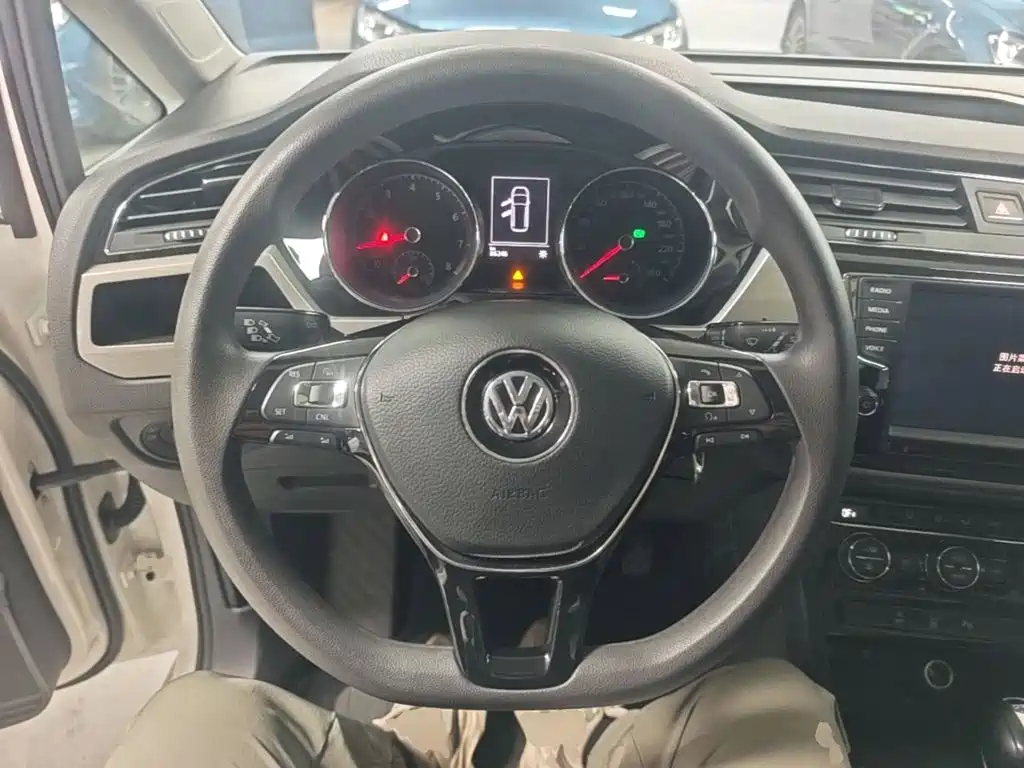 Volkswagen Touran — миниатюра 11