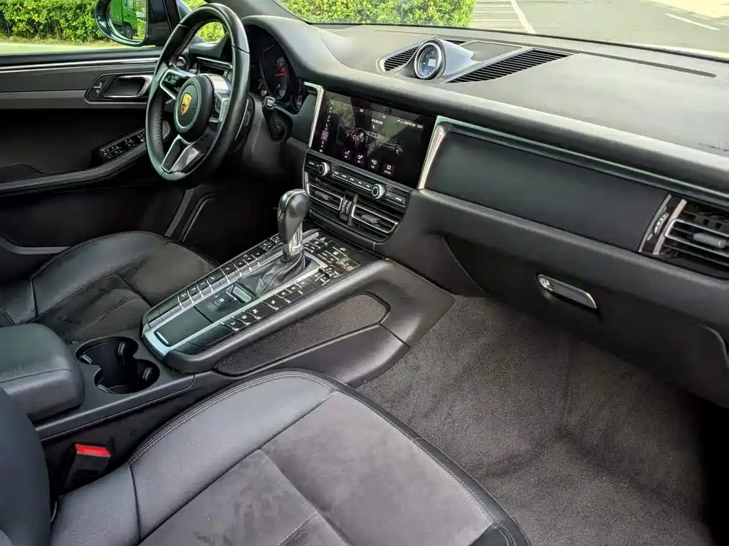 Porsche Macan — миниатюра 11