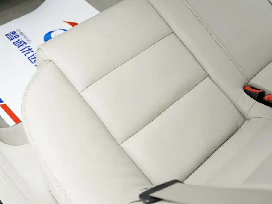 Audi A6L — миниатюра 12