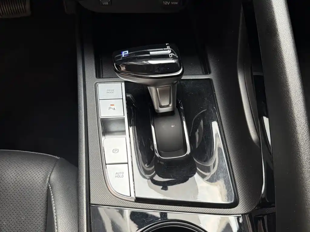Hyundai Elantra — миниатюра 15