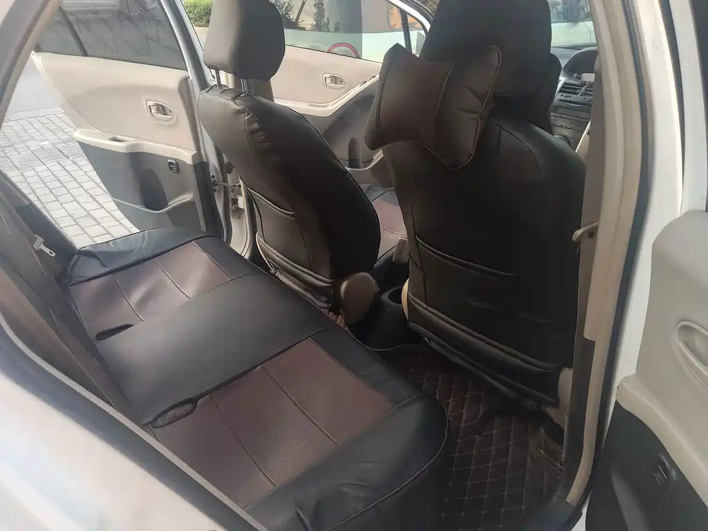Toyota Yaris — миниатюра 4