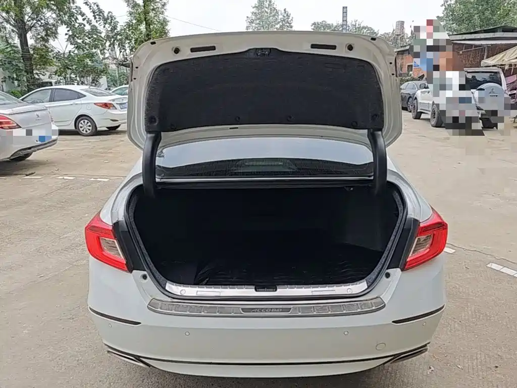 Honda Accord — миниатюра 19