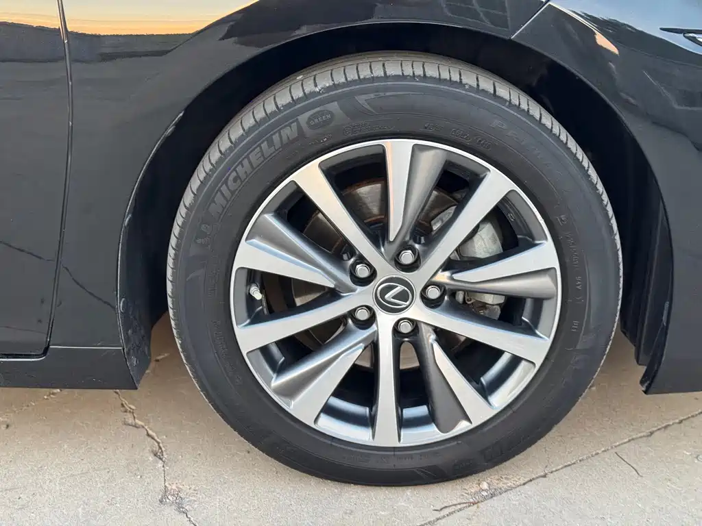 Lexus ES 2018 200 V