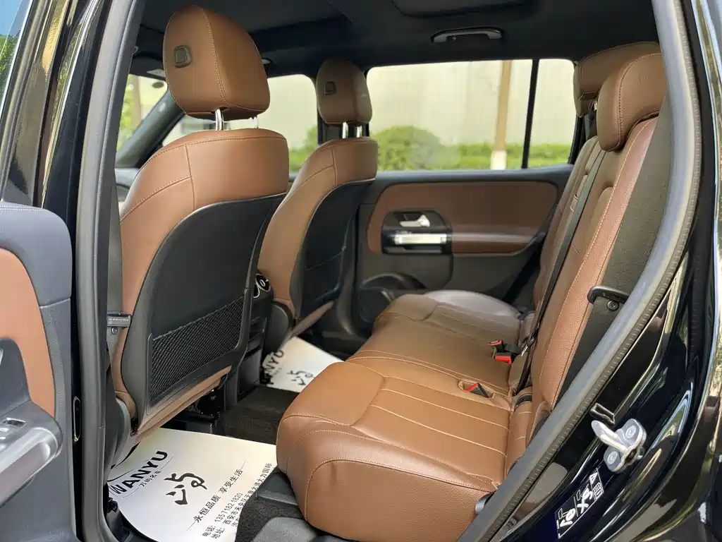 Mercedes-Benz GLB — миниатюра 10