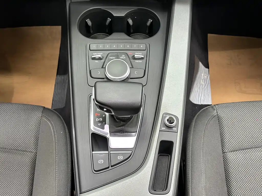 Audi A4L — миниатюра 24