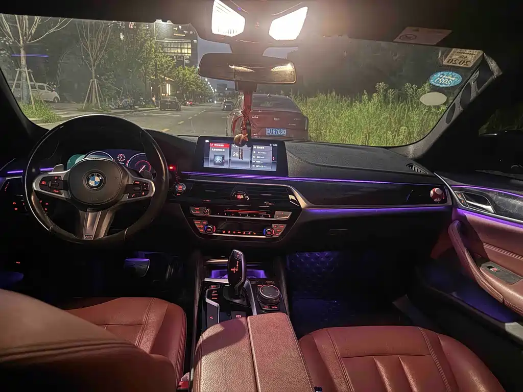 BMW 5 Series — миниатюра 6