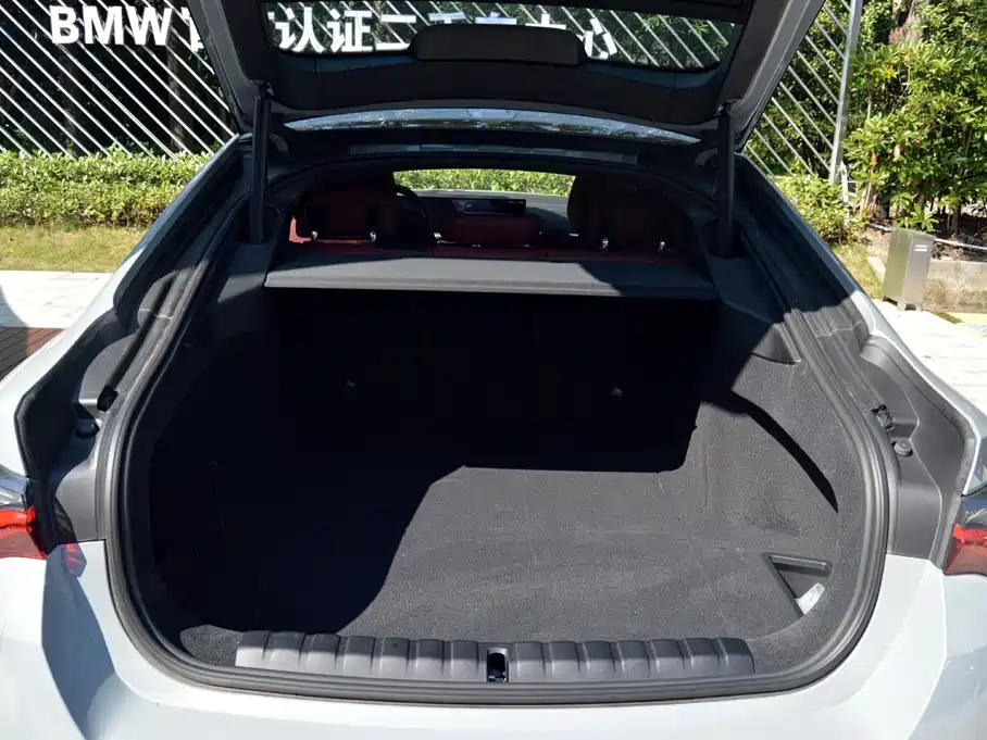 BMW i4 — миниатюра 14