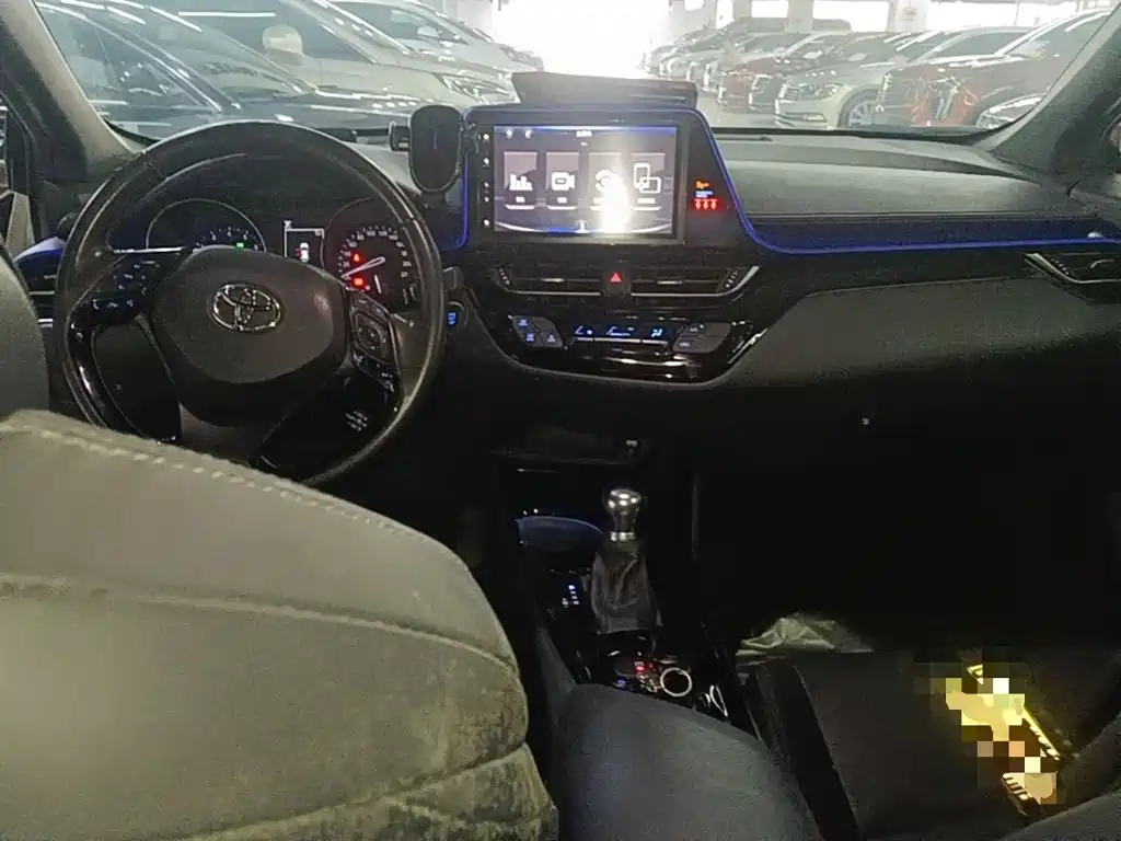 Toyota IZOA — миниатюра 10