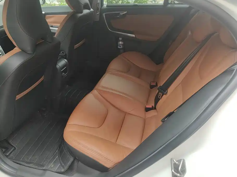 Volvo S60 — миниатюра 11