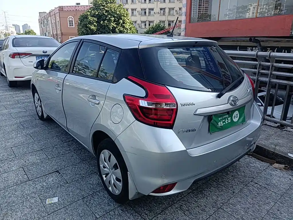 Toyota Yaris L — миниатюра 5