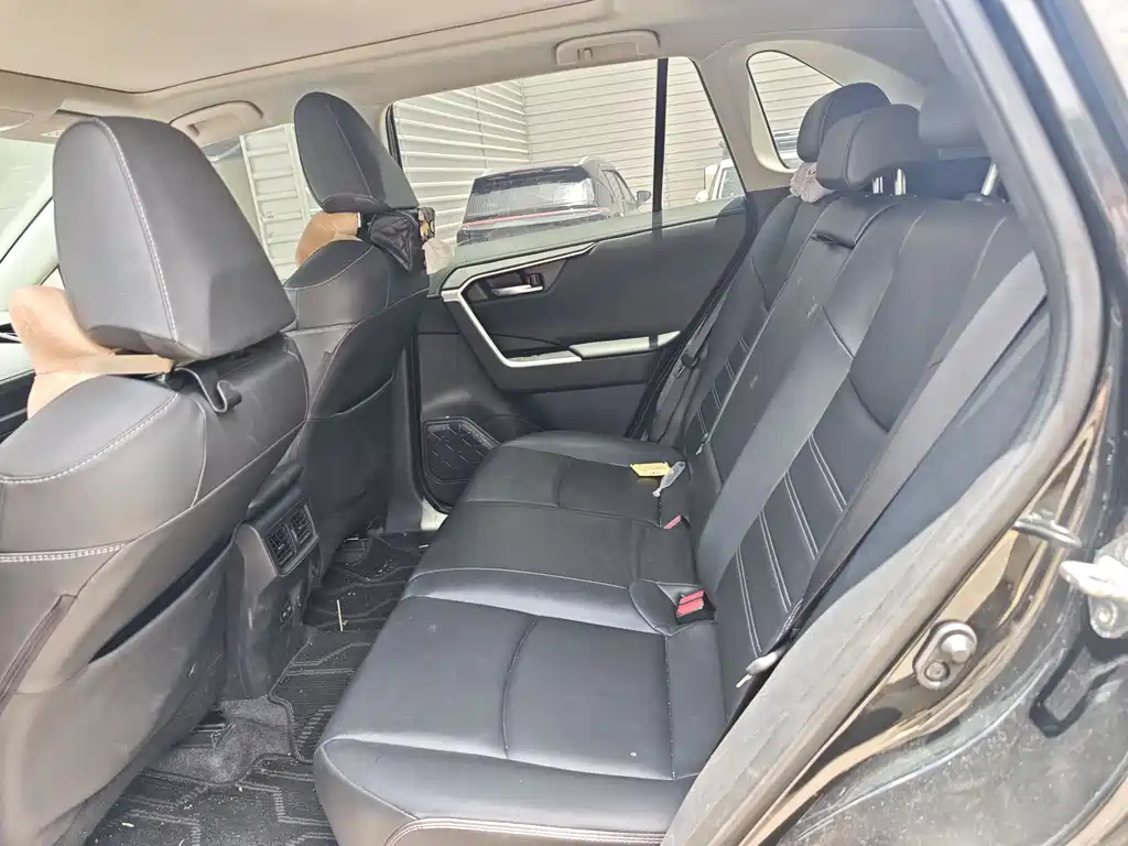 Toyota RAV4 2023 2.0L CVT Plus