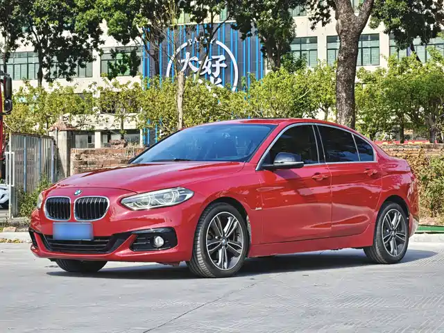 BMW 1 SERIES