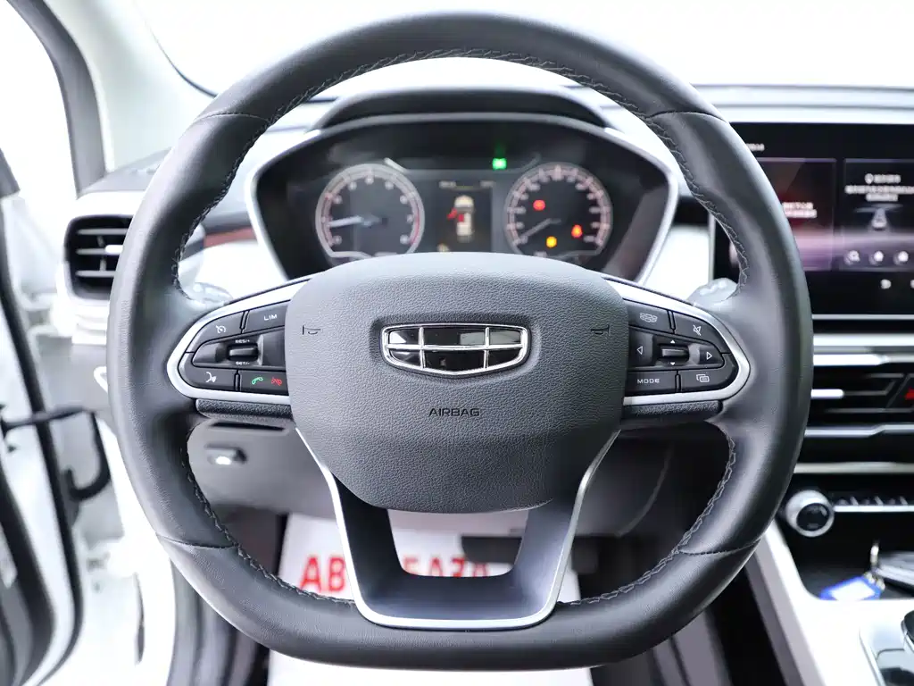 Geely Binyue — миниатюра 9