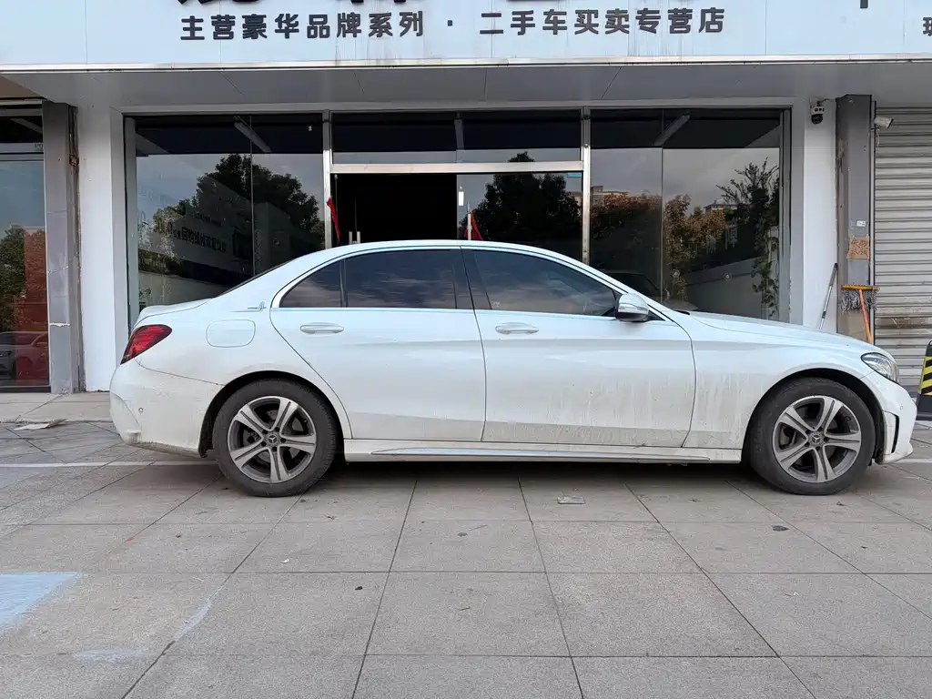 Mercedes-Benz C-Class — миниатюра 3