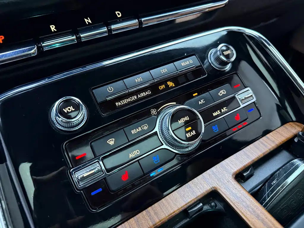 Lincoln Navigator — миниатюра 11