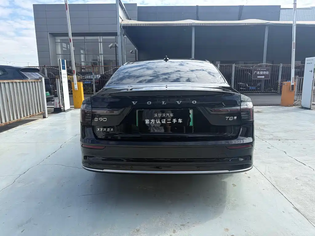 Volvo S90 PHEV — миниатюра 7