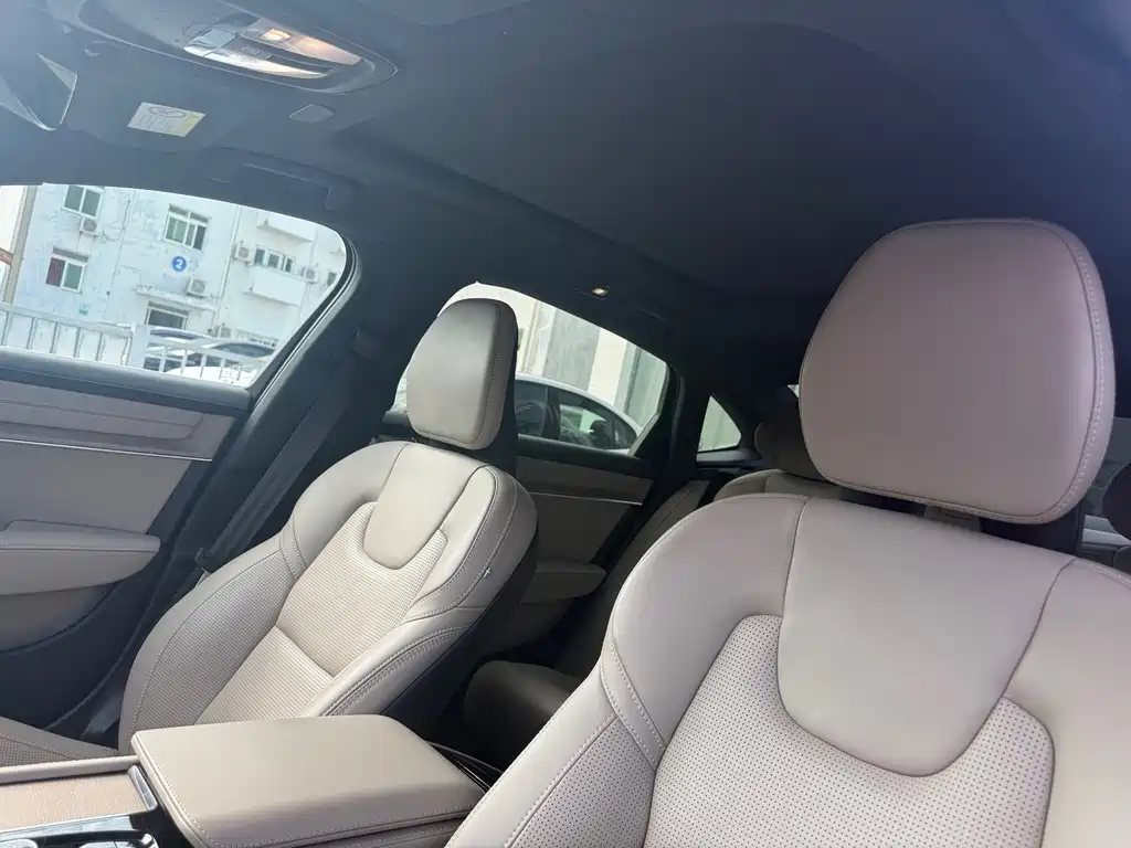 Volvo S90 PHEV — миниатюра 18