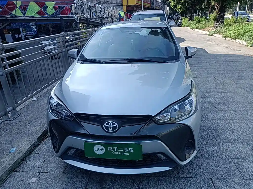 Toyota Yaris L — миниатюра 3