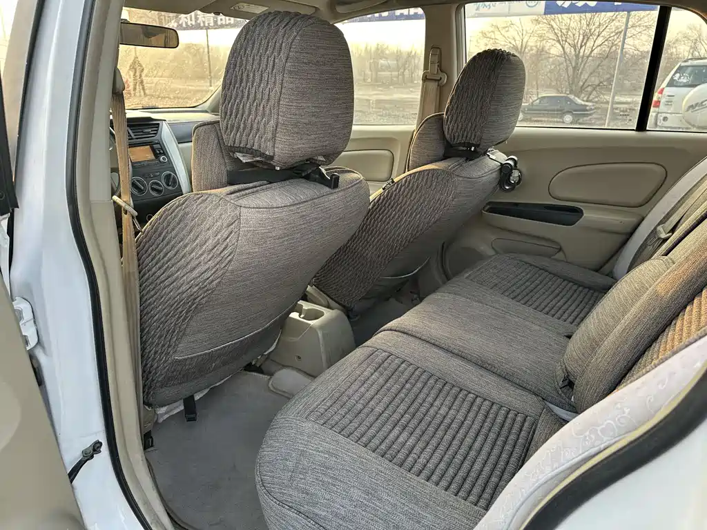 Venucia D50 2013 1.6L MT Fashion