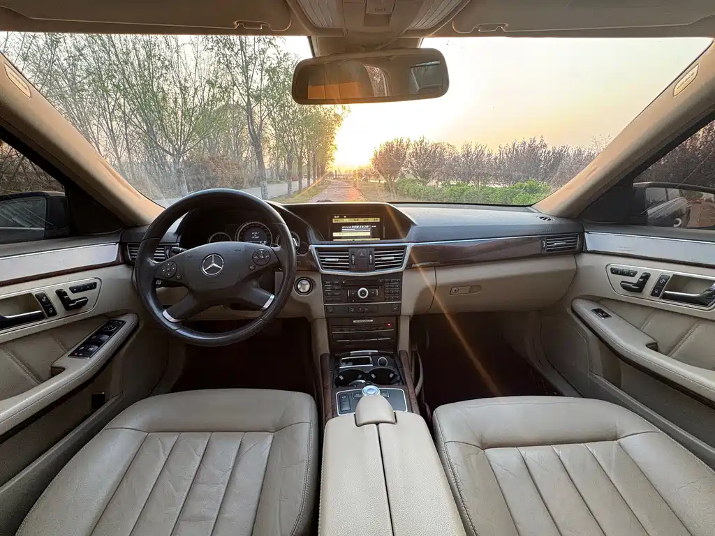Mercedes-Benz E-Class — миниатюра 10