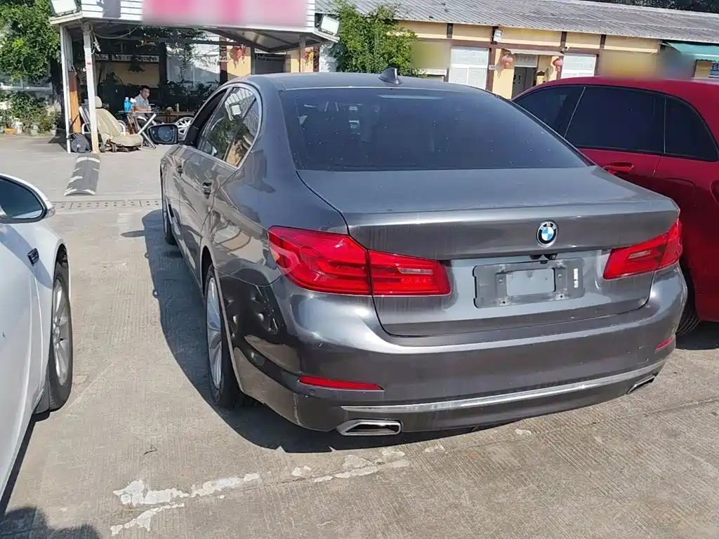 BMW 5 Series — миниатюра 5