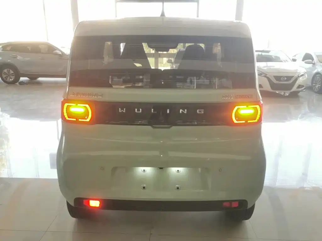 Wuling MINIEV — миниатюра 6