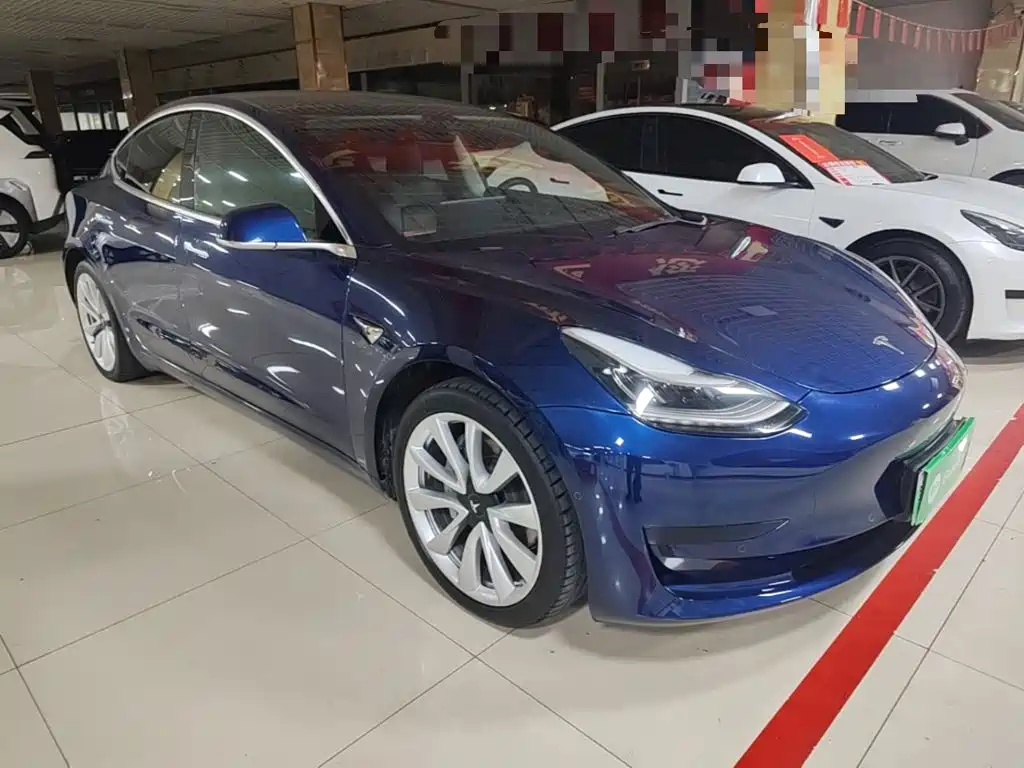 Tesla Model 3 — миниатюра 4