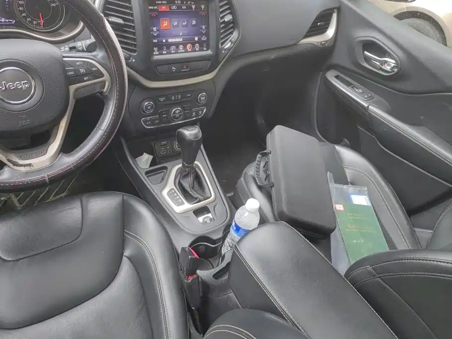 Jeep Cherokee — миниатюра 16