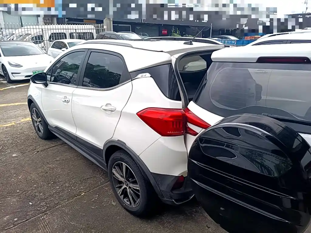 BYD Yuan EV — миниатюра 5