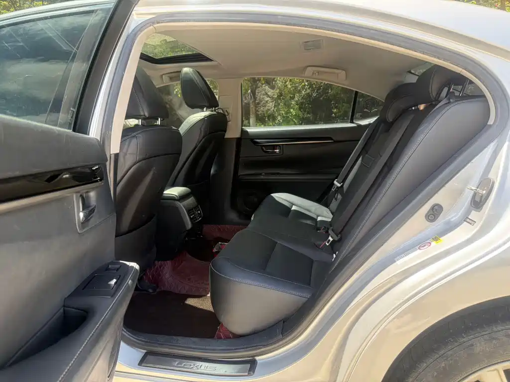 Lexus ES — миниатюра 9