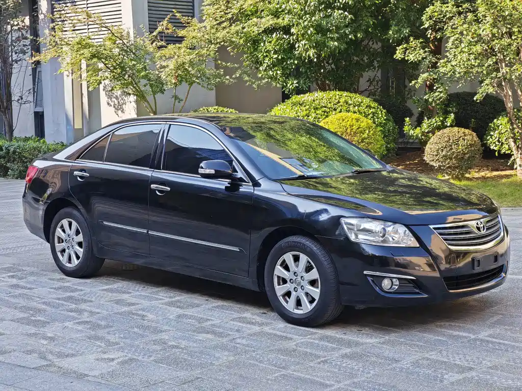Toyota Camry — миниатюра 2