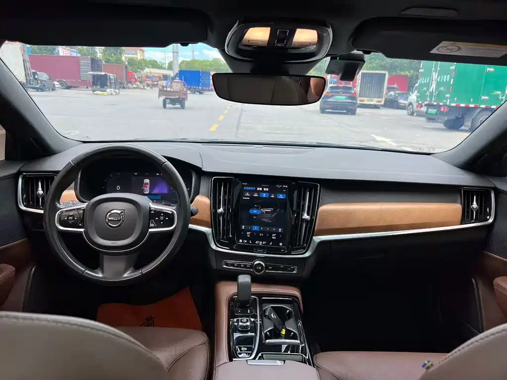 Volvo S90 PHEV — миниатюра 6