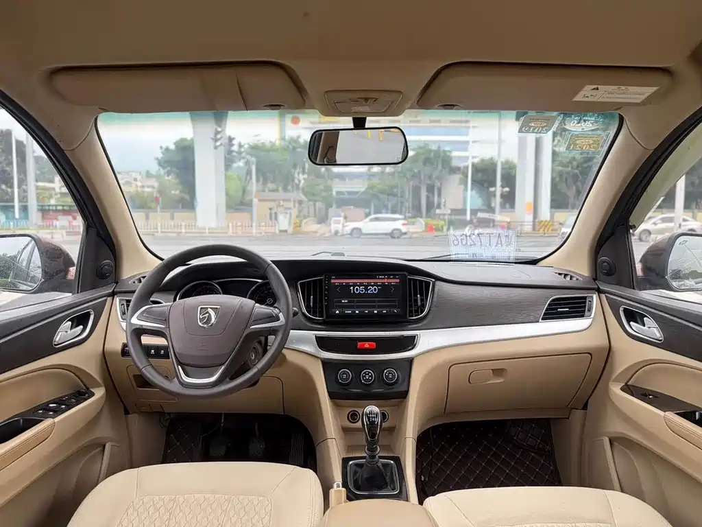 Baojun 730 2016 1.5T MT 7 мест
