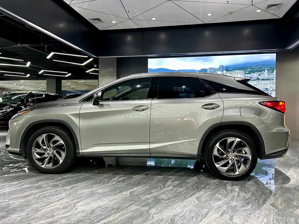 Lexus RX — миниатюра 8