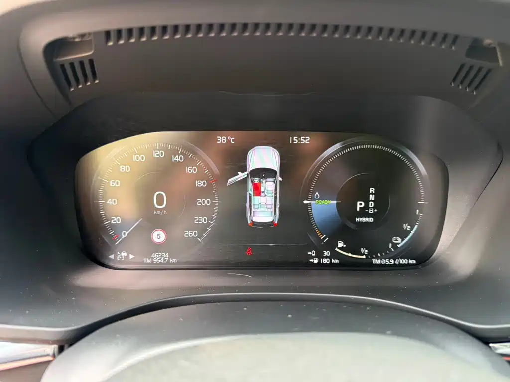Volvo XC60 PHEV — миниатюра 14