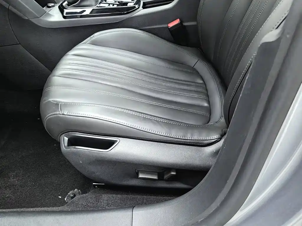 Peugeot 408 — миниатюра 20