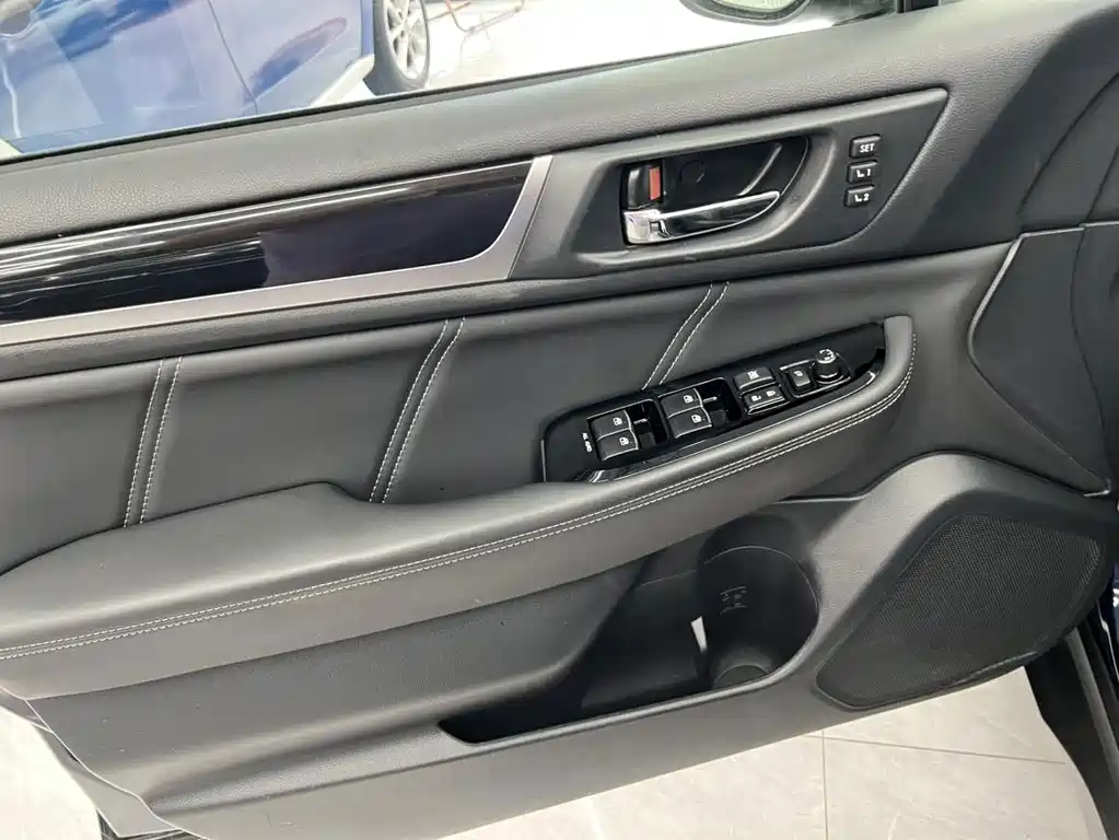 Subaru Outback — миниатюра 4