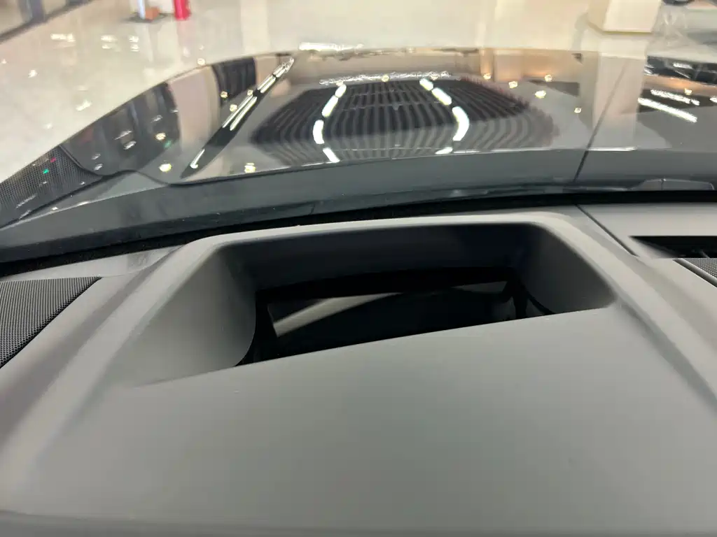 Land Rover Range Rover — миниатюра 15
