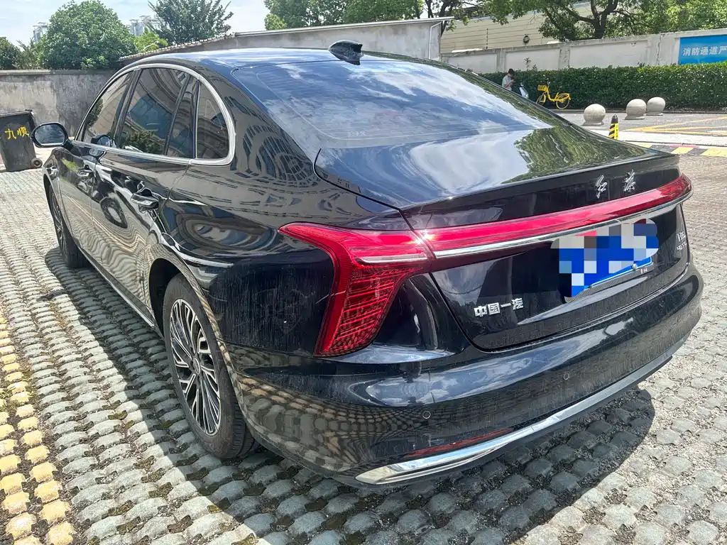 Hongqi H5 2025 2.0T AT