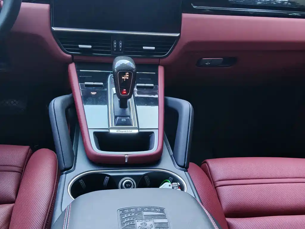 Porsche Cayenne — миниатюра 9