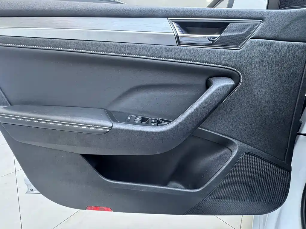 Skoda Superb — миниатюра 17