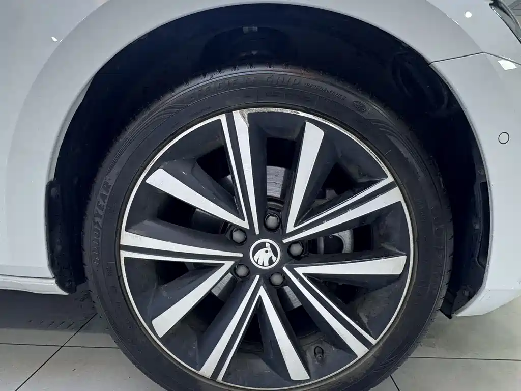 Skoda Superb — миниатюра 24